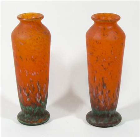 Coppia di grandi vasi in pasta di vetro a 2 colori. H. cm. 46.