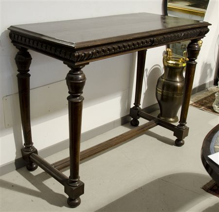 Consolle in legno scuro. Inizio XX secolo.