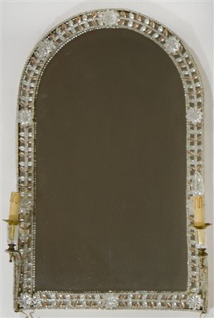 Specchiera da parete con cornice in vetro con luci ai lati. Anni '40. cm. 78x58.
