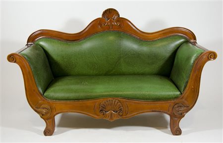 Divano a barca a 2 posti.