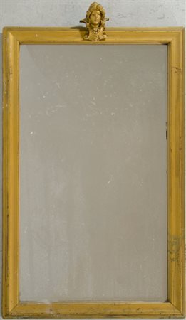 Grande specchio con cornice dorata. cm. 145x83.