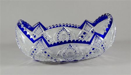 Grande centrotavola ovale in cristallo trasparente e blu.