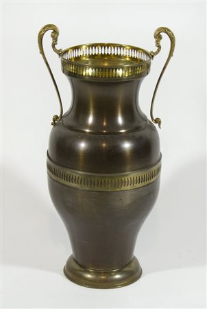 Portaombrelli in ottone a 2 colori.