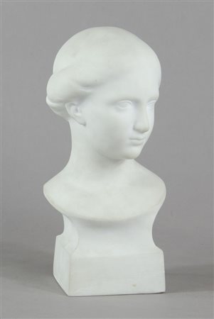 Busto di donna in marmo bianco. H. cm. 26.