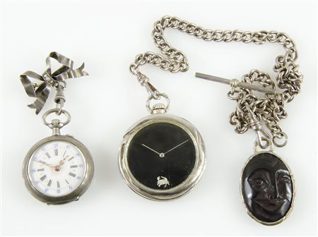 Lotto di 2 orologi da taasca in argento.