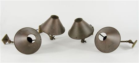 Lotto di 4 appliques orientabili in rame.