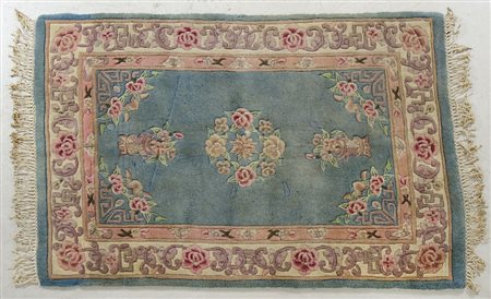 tappeto cinese, cm. 116x180.