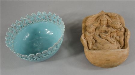 Lotto composto da ciotola orientale e acquasantiera (restauro).