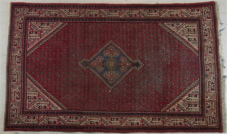 Tappeto cm. 130x205.