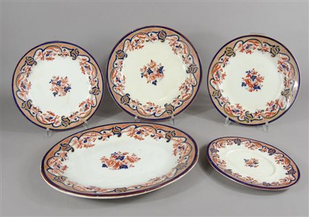 Lotto di 5 piatti inglesi. II metà XIX secolo.