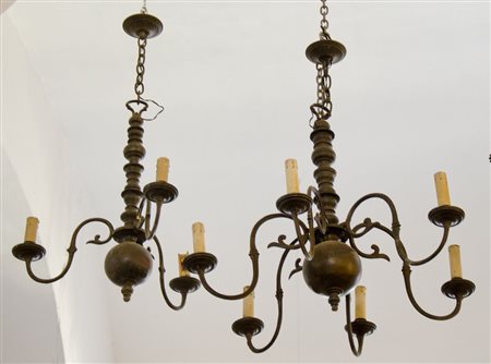 Lotto composto da 2 lamapadari olandesi e paio di appliques.