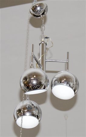 Lampadario cromato a 3 luci. Anni '70.