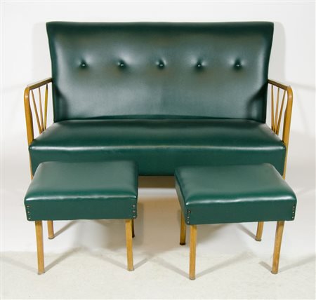 Divanetto a 2 posti e coppia di sgabelli. Anni '40.