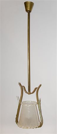 Lampada a soffitto con struttura in metallo e campana in vetro. H. cm. 89.