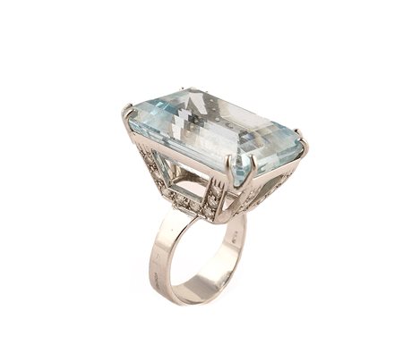 Anello in oro bianco 18kt con incastonata un' acquamarina taglio smeraldo per...