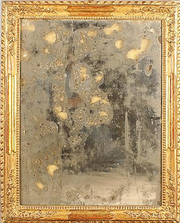 Specchiera rettangolare con cornice in legno intagliato e decorato a motivo...