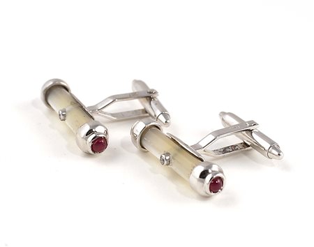 Gemelli in oro bianco 18kt con sezione cilindrica in madreperla con...