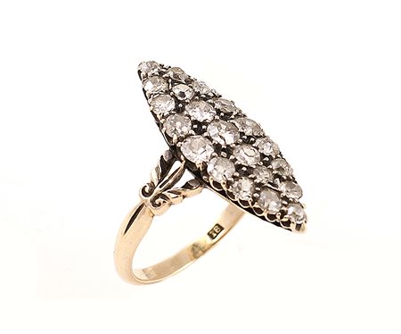 Anello a losanga in oro rosso e argento con incastonate rose di diamante...