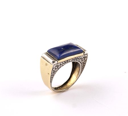 Anello a ponte in oro giallo e argento inciso a motivo floreale con...