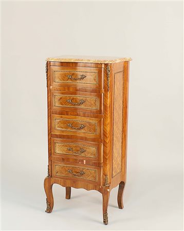 Particolare mobile in bois de rose intarsiato a marqueterie con applicazioni...