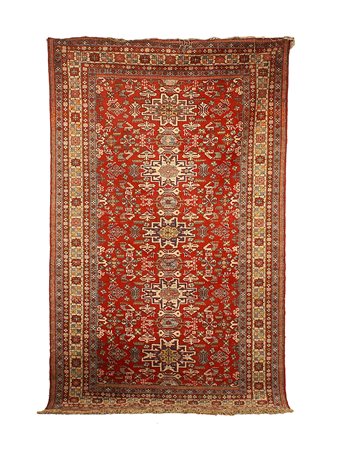 Tappeto, vecchia manifattura orientale, cm. 265x164.