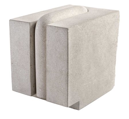 CARLO MANINI (1937) Senza titolo Scultura in pietra di Vicenza, opera unica...