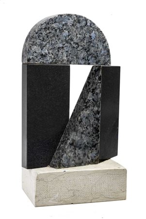 GIUSEPPE UNCINI (1929 - 2008) Senza titolo 1983 Scultura in granito, es. 9/50...