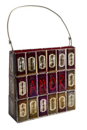 SILVIA LEVENSON (1957) Love 2001 Vetrofusione con lamette 21,5 x 21,5 x 8 cm...