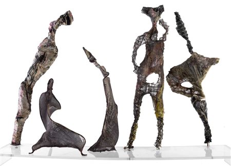 CESARE CALVI (1940) Ombre 1980 Sculture in fili di ferro e garza 70 x 54 x 19...