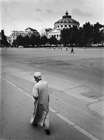 Ugo Mulas (1928 - 1973)Russia 1960Due stampe fotografiche vintage alla...