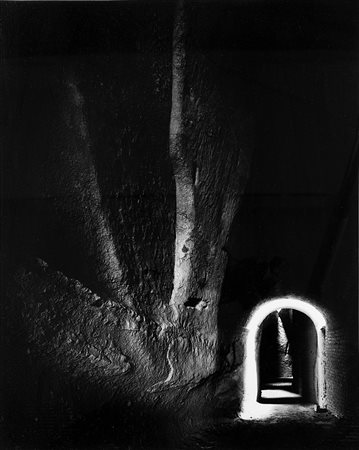 Pino Musi (1958)Cripta romana, Cuma 2000Stampa fotografica vintage alla...