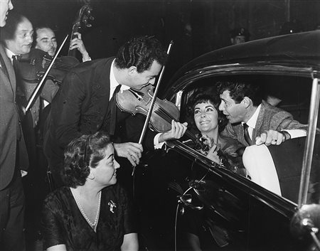 Marcello Geppetti (1933 - 1998)Liz Taylor e Eddie Fischer Roma 1960Stampa...