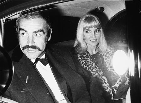 Araldo Di Crollalanza (1940)Sean Connery ripreso dal paparazzo 1968Stampa...