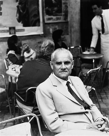 JERRY BAUER (1960)Alberto Moravia in Rome street 1970 ca.Stampa fotografica...