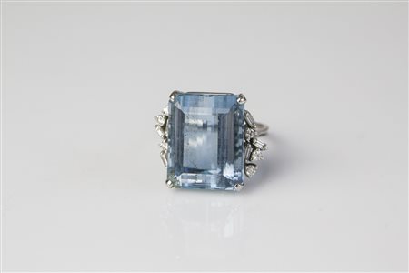 [Nessun Autore] Anello H.Stern in oro con acquamarina e diamanti. . . Anello...