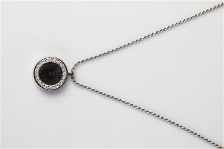 [Nessun Autore] Collana con diamanti. . . Collana con ciondolo in diamanti...