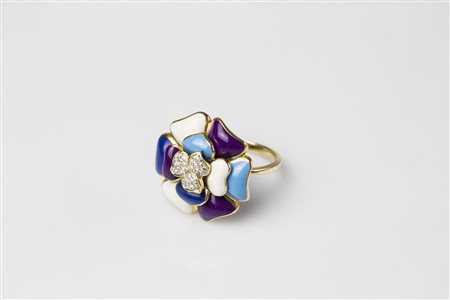 Anello firmato Rosato. . . Anello a fiore firmato Rosato in oro giallo con...