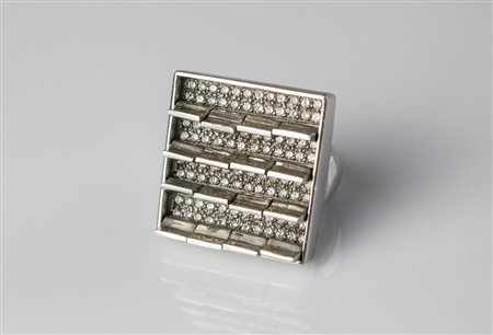 Anello con diamanti. -. . Anello in oro bianco gr 30.3 con brillanti per cts...