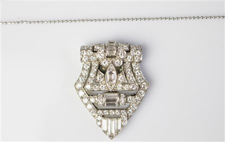 Clip Art Deco in platino e diamanti. . . Clip art deco in platino di grammi...