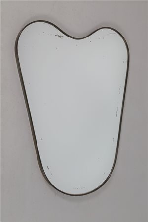 MANIFATTURA ITALIANA Specchio in ottone e vetro, anni 50. -. Cm 70,50 x 90,00...