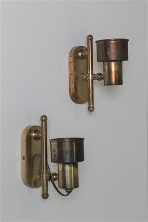 MANIFATTURA ITALIANA Coppia di lampade da parete in ottone, anni 50. -. Cm...