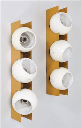 MANIFATTURA ITALIANA Coppia di lampade da parete in metallo laccato e vetro...