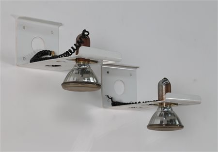 DIDONE EZIO (n. 1939) Coppia di lampade da parete in metallo laccato e...