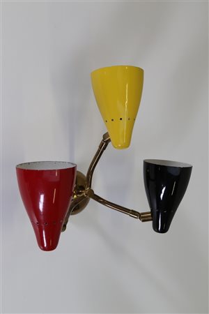 STILNOVO Lampada da parete in ottone e metallo laccato, anni 50°. -. Cm 40,00...