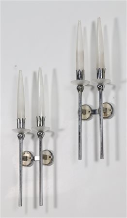 ARREDO LUCE Coppia di applique in ottone nichelato e vetro opalino, per...