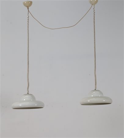 SCARPA AFRA & TOBIA Coppia di lampade a sospensione in metallo laccato, mod...