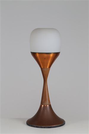 STILNOVO Lampada da tavolo in legno, rame e vetro satinato, anni 60. -. Cm...