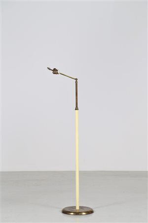 ARREDOLUCE Lampada da terra in metallo laccato e ottone, anni 50. -. Cm 35,00...