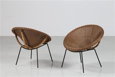 MANIFATTURA ITALIANA Coppia di sedie cesta in metallo laccato, vimini e...