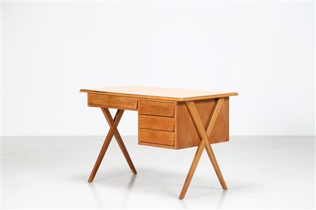 MANIFATTURA ITALIANA Scrivania in faggio, anni 50. -. Cm 112,50 x 77,00 x...